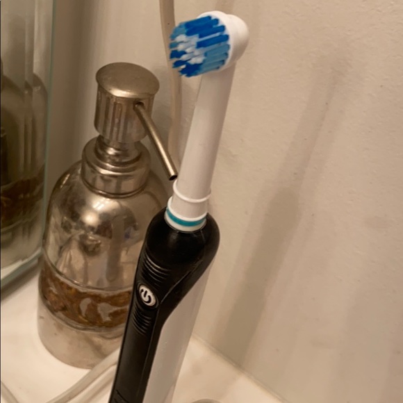 New Electic Tooth Brush Heads - Picture 4 of 4
